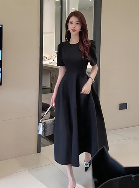 赫本风法式气质小黑裙2024夏季新款开叉设计感轻奢收腰连衣裙6920
