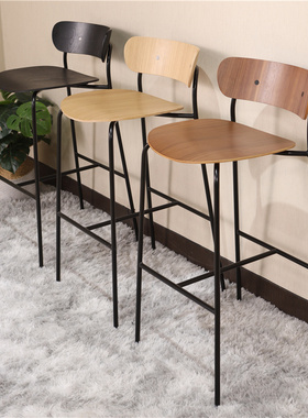 北欧铁艺吧椅轻奢木质高吧凳创意胡桃色吧台椅家用65cm黑色酒吧椅