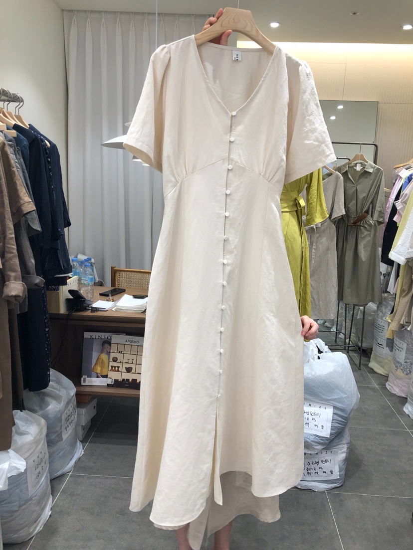 韩版2023夏季新款气质纯色V领单排系扣短袖连衣裙显白大摆长裙潮