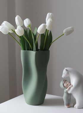 高级感莫兰迪高端绿色陶瓷花瓶摆件餐桌客厅插花小众设计感装饰品