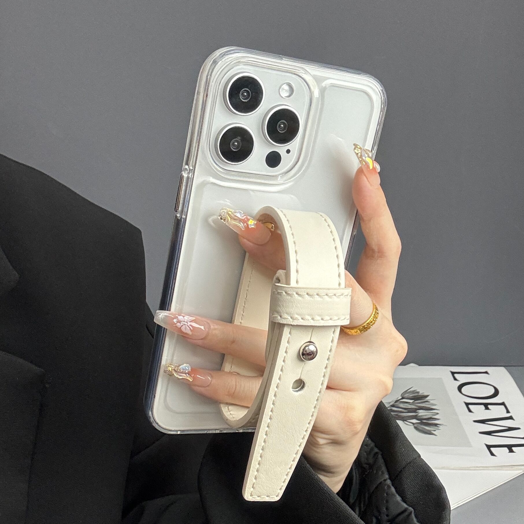 皮质手腕带适用iPhone14手机壳的苹果13promax简约15透明12全包ip11新款xs女款镜头防摔小众7/8plus支架XR