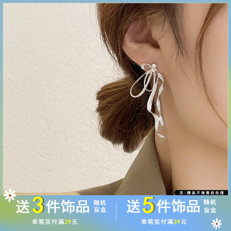 S925银针日韩国气质不规则蝴蝶结耳钉仙气甜酷金属耳环设计感耳饰