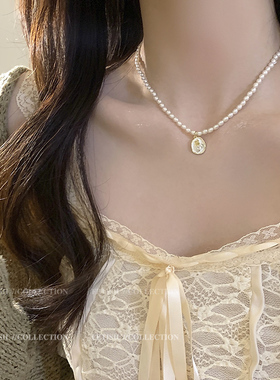 法式复古玫瑰花牌吊坠珍珠项链女轻奢小众设计感高级锁骨链配饰品