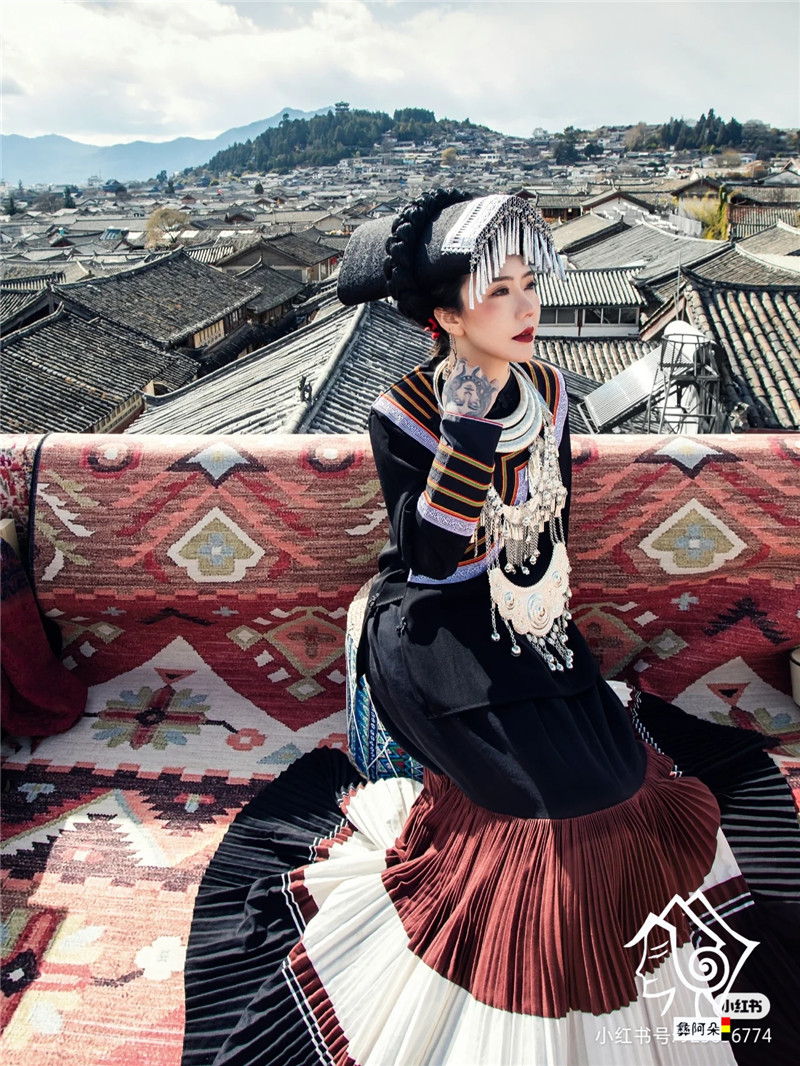 凉山彝族服装女套装复古少数民族风传统摄影旅拍服饰刺绣花百褶裙
