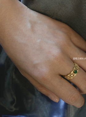 重磅推荐祖母绿宝石蕾丝西洋复古宫廷戒指首饰镂空高贵冷淡风个性