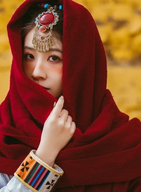 民族风披肩新疆西藏青海湖旅游拍照纯色红围巾女冬季保暖斗篷披风
