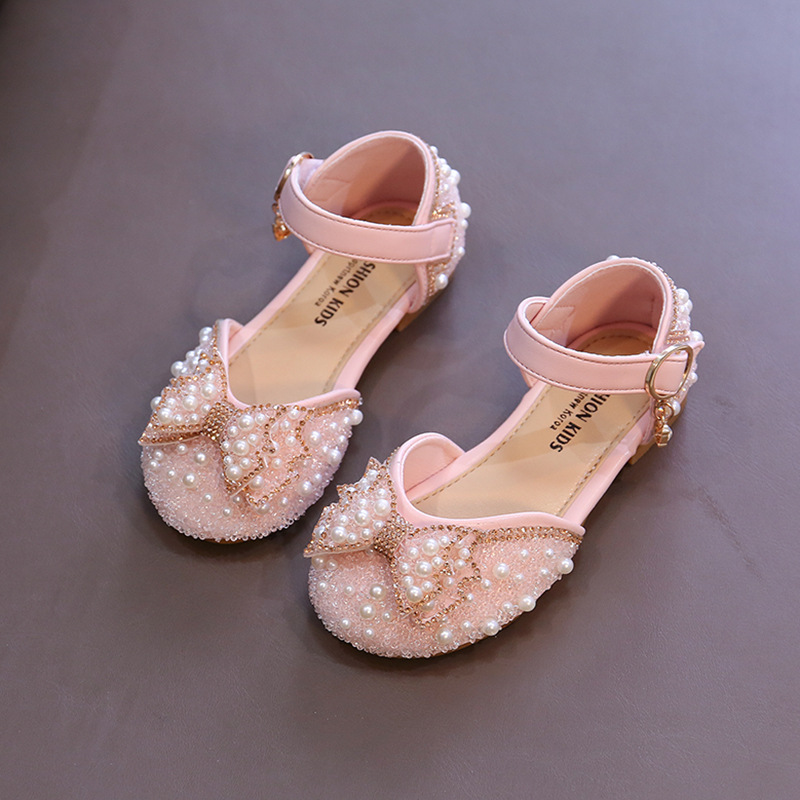 女童公主鞋软底夏季新款低跟小女孩舞蹈演出单鞋珍珠亮钻包头凉鞋