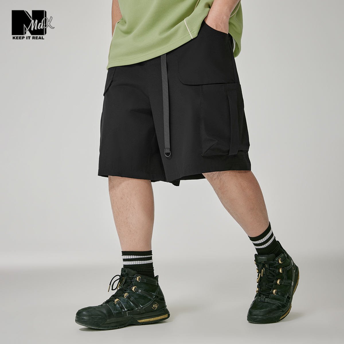 NMAX大码潮牌男装夏季新品轻薄透气机能风短裤个性腰头多口袋裤装