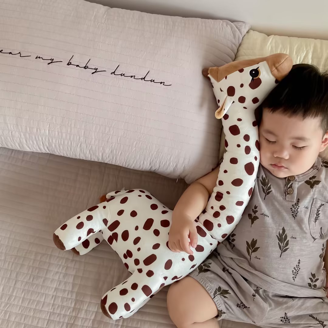 新款长颈鹿玩偶 婴儿宝宝睡觉安抚玩偶抱枕创意装饰玩具摆件