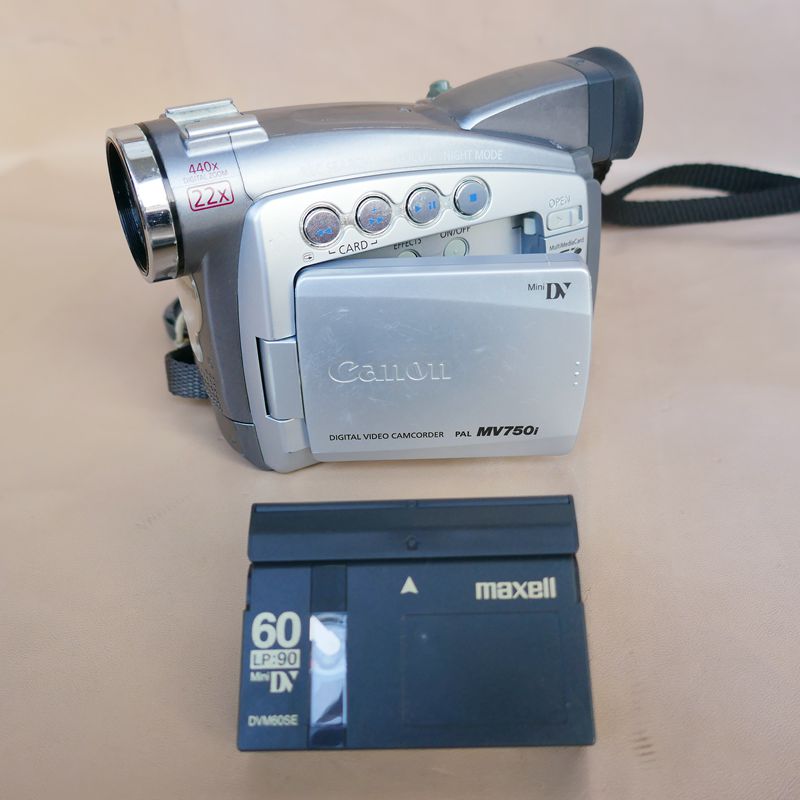 Canon/佳能 MV750i数码摄像机家用手持DV带视频播放采集摄影机