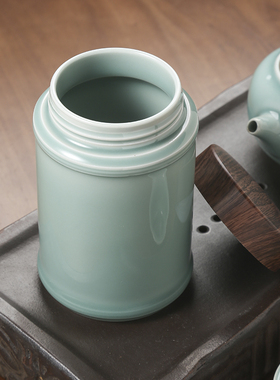 大号新中式陶瓷青瓷茶叶罐子螺纹口密封家用二两装茶道配件木纹盖