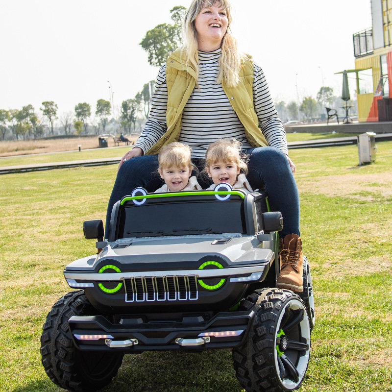 皮卡坦克300儿童电动车四轮汽车越野车宝宝遥控玩具可坐大人童车