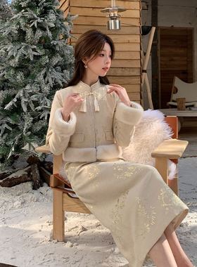 两件八折大码女装胖mm2023年新款冬装国风套装刺绣羽绒服半身裙