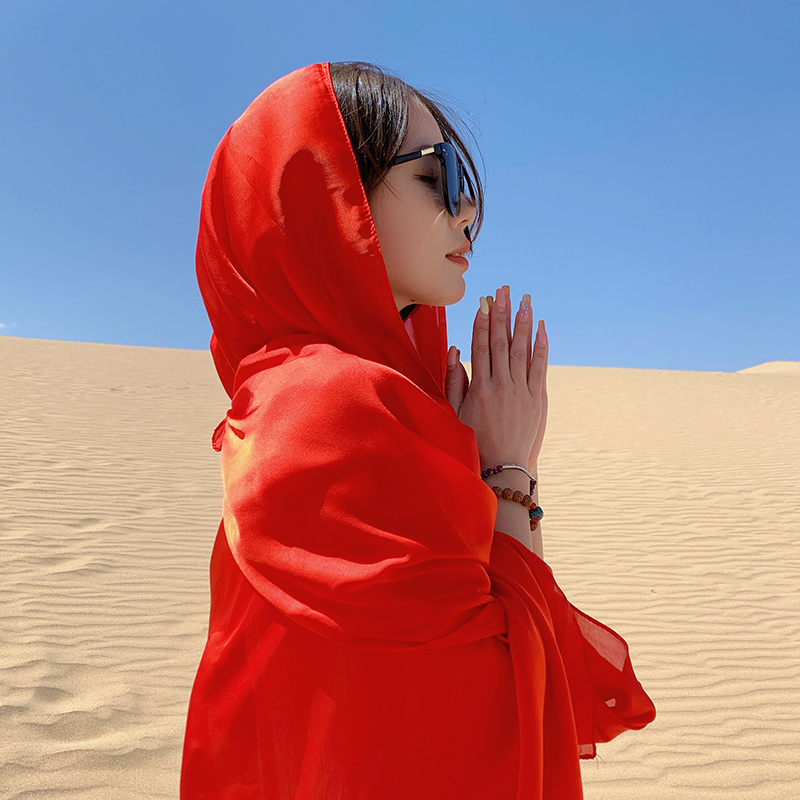 沙漠红色丝巾披肩女夏季防晒西藏川西旅游外搭配裙子薄款拍照纱巾