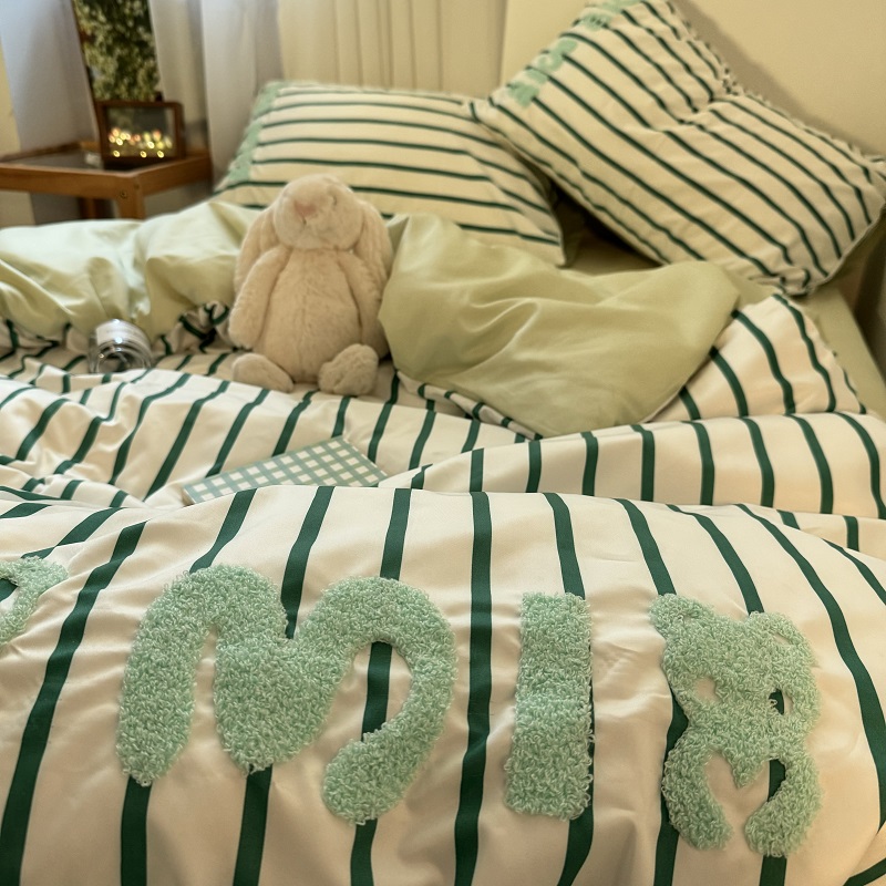 小清新绿色条纹字母熊刺绣被套床上四件套冰丝凉感床单宿舍三件套