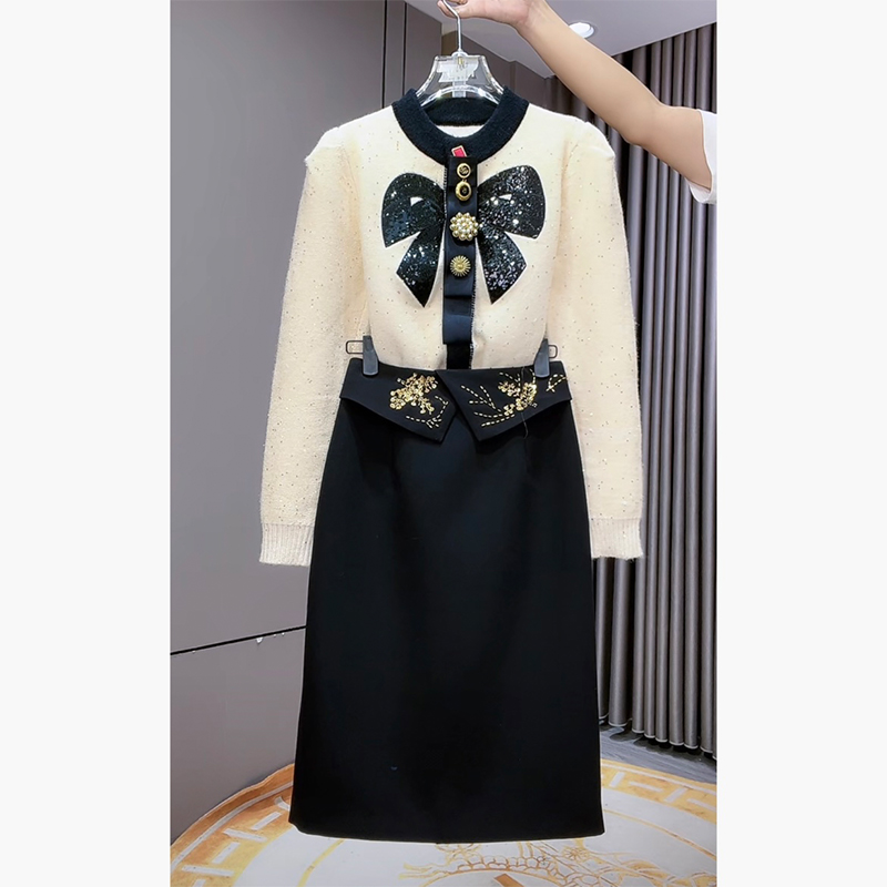 芙娜妮法式设计感小众收腰长袖圆领2024毛衣宽松两件套裙F2332088