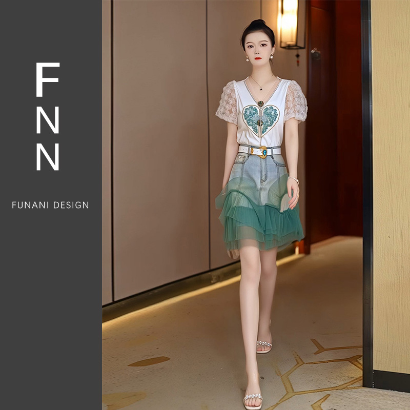 芙娜妮新中式重工钉珠刺绣上衣夏季小个子拼接短裙两件套F2411774