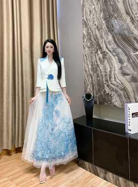 芙娜妮新中式国风青花瓷重工刺绣百搭上衣女2024年套装HN2313024