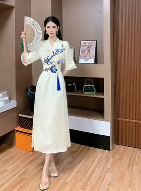 芙娜妮新中式国风刺绣名媛收腰显瘦气质连衣裙女2024年夏K2321705