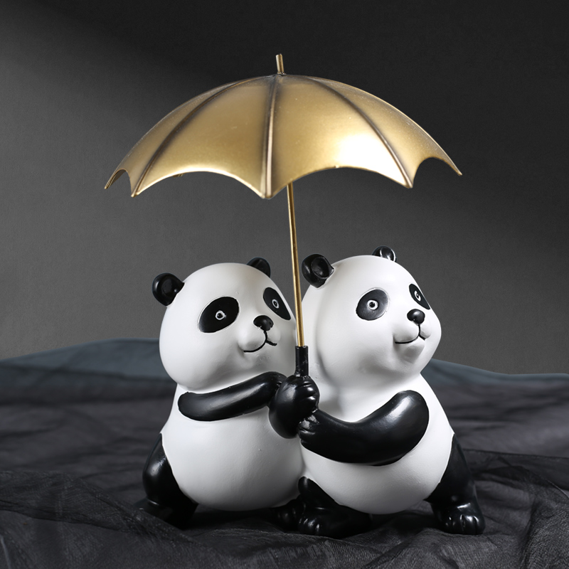 国风大熊猫情侣摆件抽象卡通个性电视柜酒柜样板房餐厅装饰品摆饰