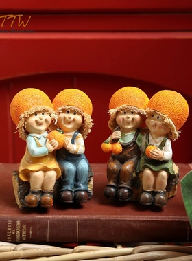 田园风格萌趣可爱橘子娃娃情侣树脂摆件送礼物花园电视柜橱窗装饰
