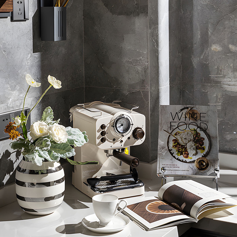 八度空间轻奢风样板间厨房组合摆件咖啡机花器咖啡杯装饰书饰品