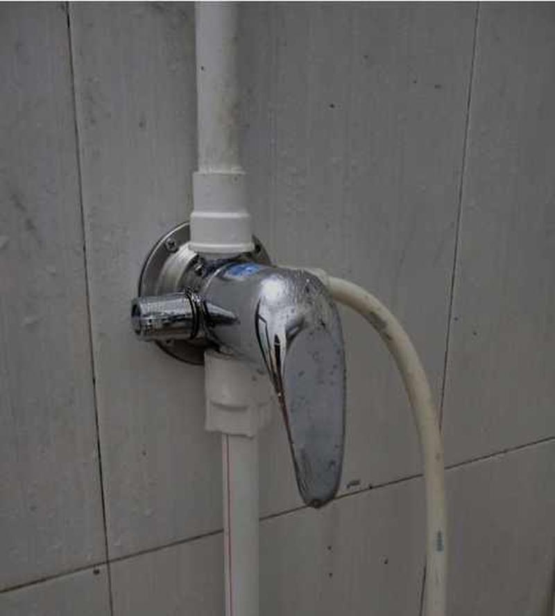 电热水器贴墙式明装花洒淋浴阀冷热开关带上水太阳能混水阀