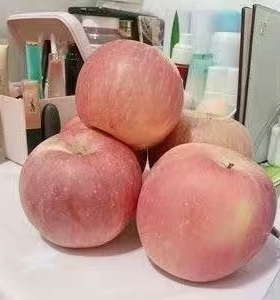 整箱10斤新鲜红富士高山苹果带皮吃的脆甜应季水果非丑苹果冰糖心