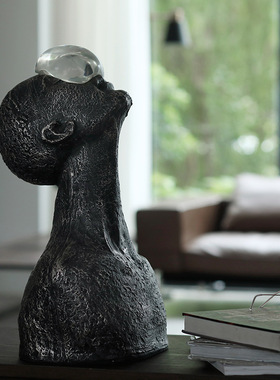 现代简约雕塑创意摆件北欧抽象艺术人像摆设客厅玄关家居装饰品