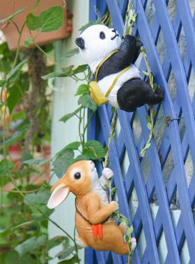 可爱熊猫攀爬动物兔子摆件幼儿园庭院花园户外栅栏阳台装饰挂件