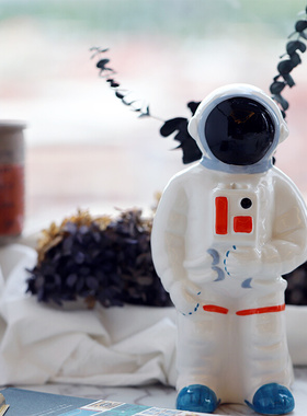特惠捡漏网红创意家居陶瓷宇航员北欧太空人花瓶客厅装饰摆件礼物
