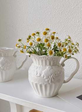 欧式小众高级感复古浮雕陶瓷花瓶客厅插鲜花 ins风白色小奶壶摆件