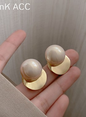 s925银针欧美珍珠金属圆片耳环2021年新款潮小众设计感高级耳钉女