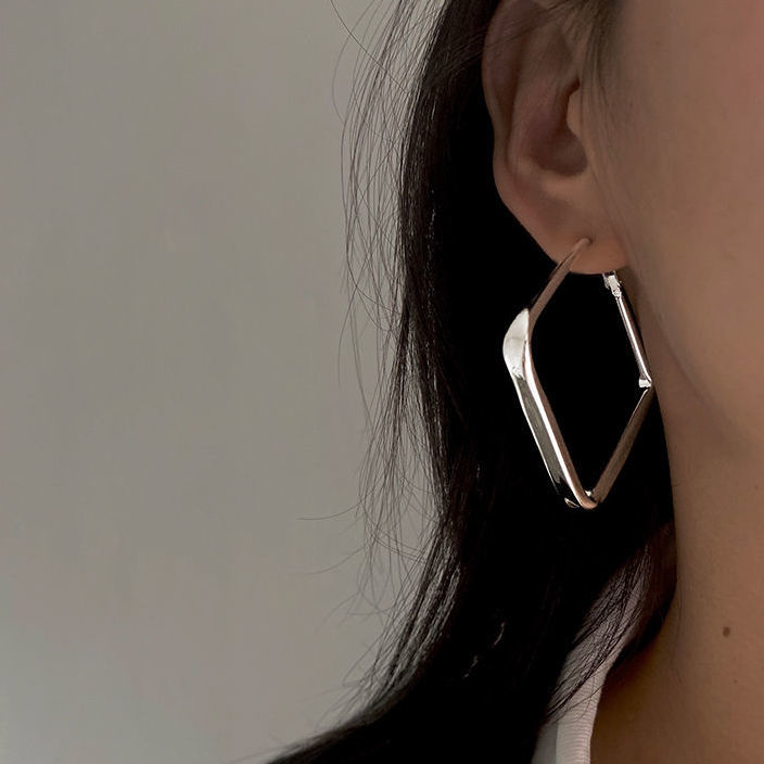 欧美方形耳环女夏季夸张2023年新款潮耳饰品小众高级设计感大耳圈