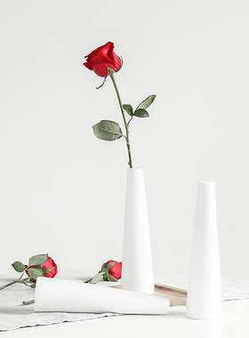 现代北欧小清新插花花瓶宜家简约餐桌办公室白色干花陶瓷花器摆件