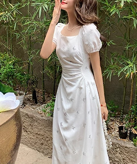 法式优雅气质白色连衣裙女夏设计师款修身显瘦收腰长裙子