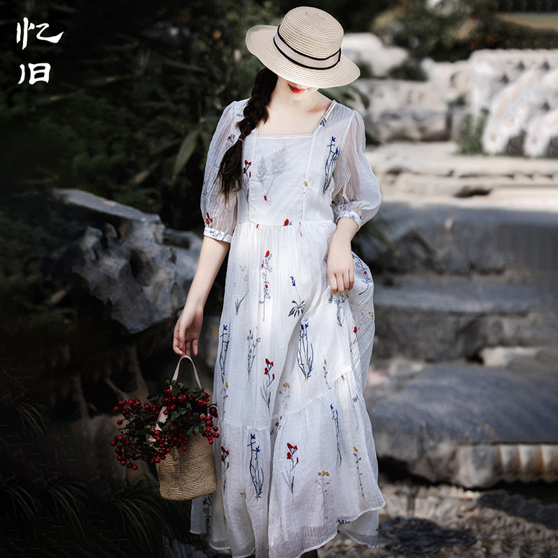 忆旧【雨花慢】绣花连衣裙女夏季2024新款方领白色长裙高腰显瘦裙