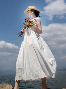 【惬意旅行】白色吊带连衣裙女2023夏季新款纯棉无袖刺绣拼接长裙