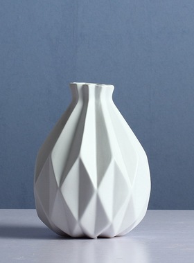 北欧简约几何哑光折纸陶瓷花瓶创意家居客厅桌面时尚软装饰品摆件