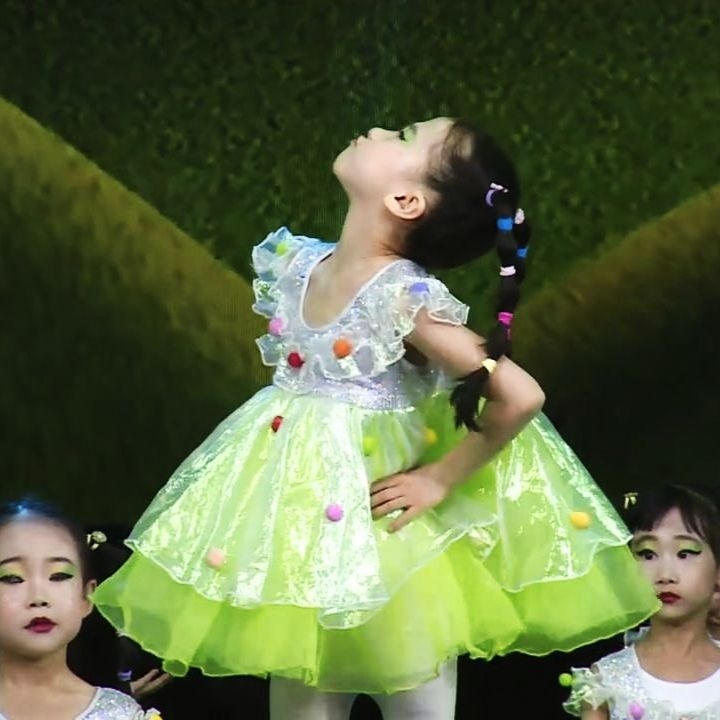 新款儿童演出服幼儿亮片蓬蓬纱裙女童舞蹈夏季表演服装六一公主裙