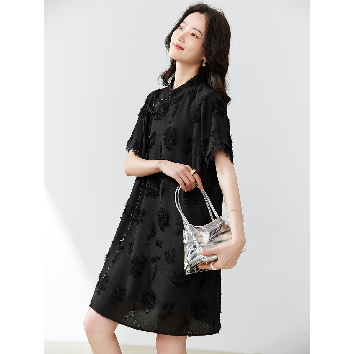 黑色新中式雪纺连衣裙女夏季2024新款欧货宽松气质显瘦短袖直筒裙