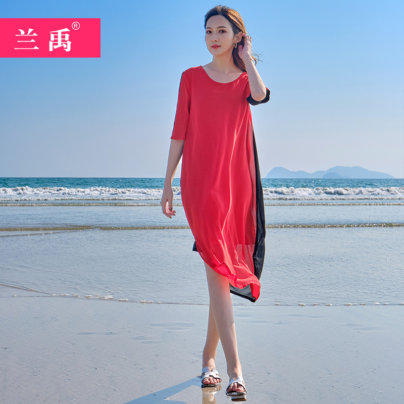 红色雪纺度假连衣裙女夏2024新款过膝宽松中长款显瘦三亚沙滩长裙