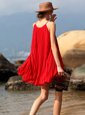 小个子短裙沙滩裙夏季女短款连衣裙红色雪纺微胖风琴褶宽松 裙子
