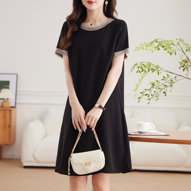 黑色连衣裙女短袖2024夏季新款高端气质裙子宽松显瘦遮肚子雪纺裙