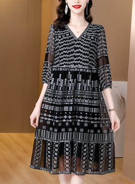 黑色雪纺连衣裙女2023夏季新款时尚气质减龄高级感V领宽松大码裙