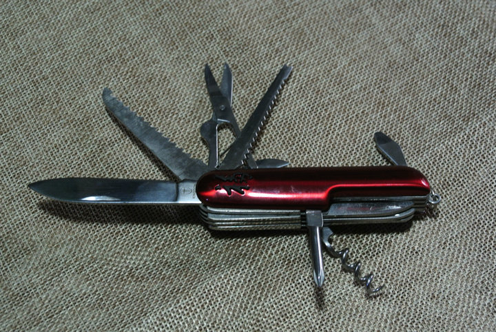 户外刀具十一多功能便携组合刀具家用旅行刀具折叠锯剪刀阳江礼品