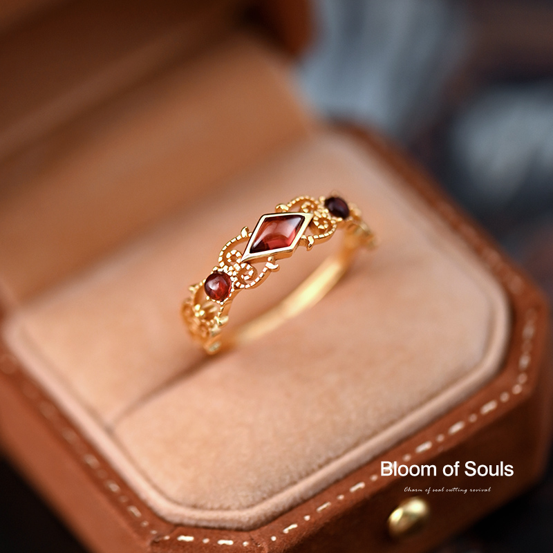 《绯红香氛》原创设计S925纯银戒指天然红石榴石法式复古红色礼物
