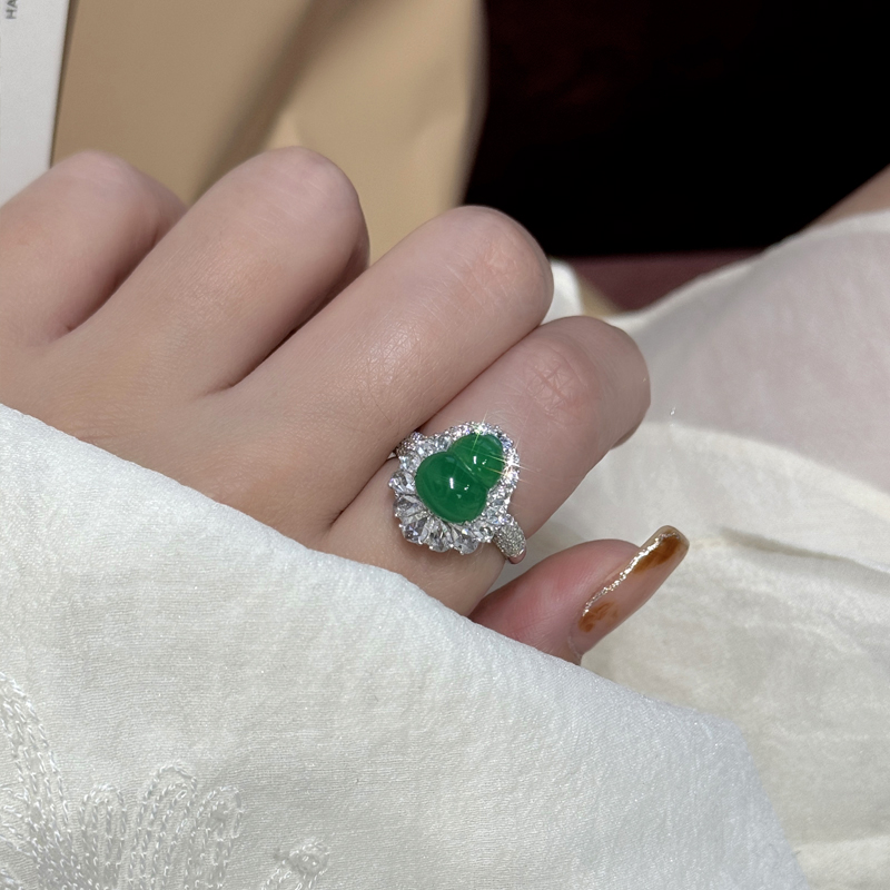 新中式高级感正阳绿天然绿玉髓葫芦戒指女镶钻国风玉石祖母绿戒子