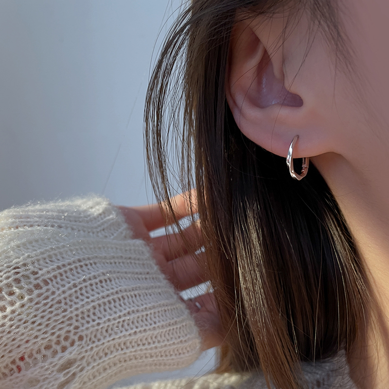 S925纯银耳圈耳饰男女简约设计感轻奢耳钉圆圈圈耳环2023年新款