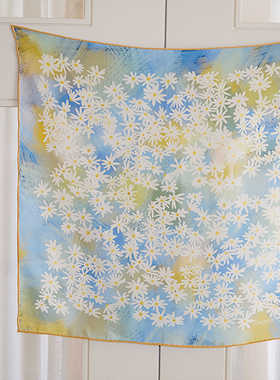 WANSUI原创雏菊的夏蓝色系度假丝巾浪漫碎花撞色真丝方巾头巾发带